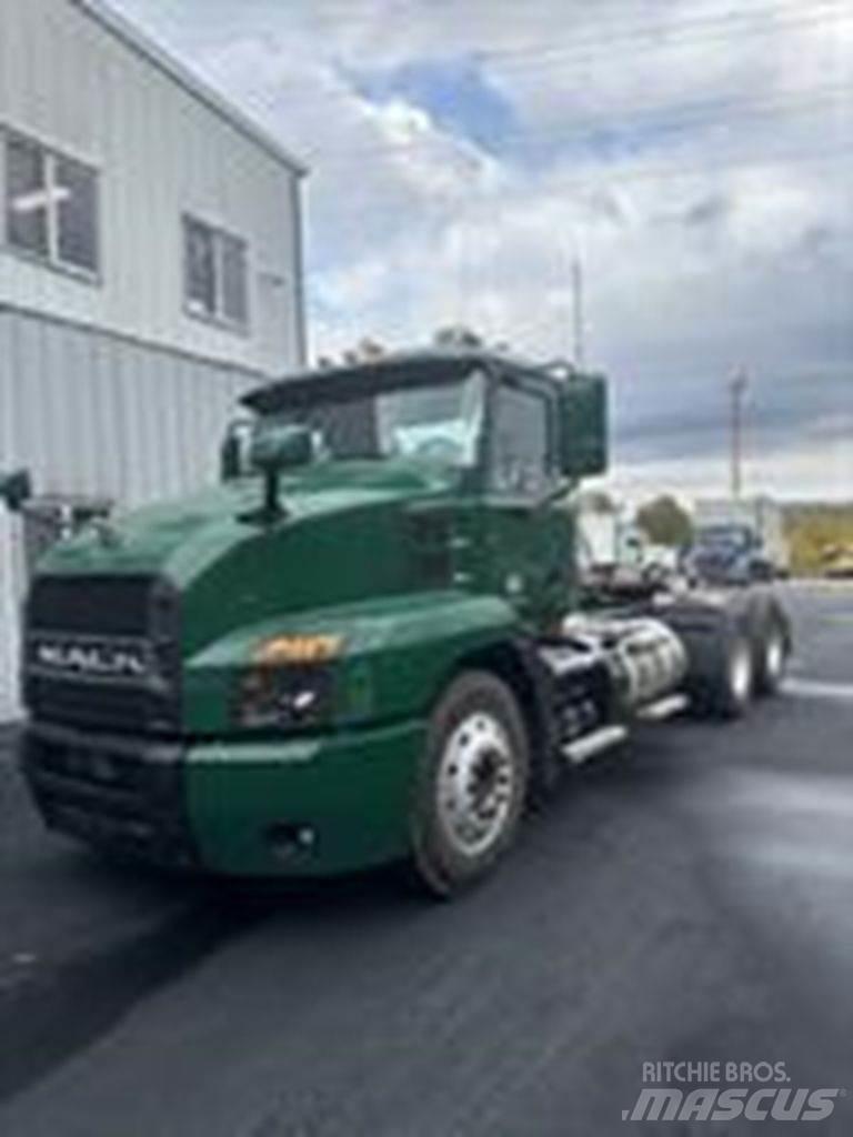 Mack AN64T Conventional Trucks / Tractor Trucks