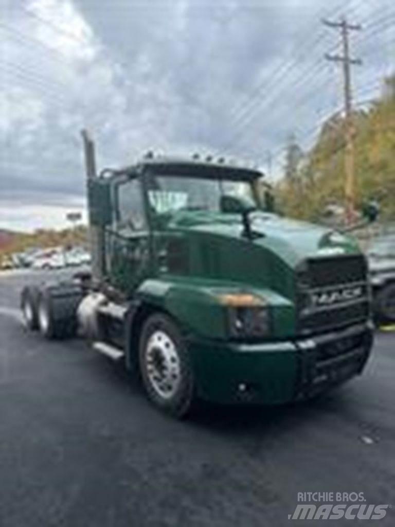 Mack AN64T Conventional Trucks / Tractor Trucks
