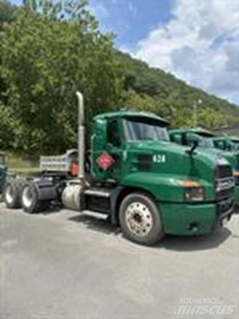 Mack AN64T Conventional Trucks / Tractor Trucks
