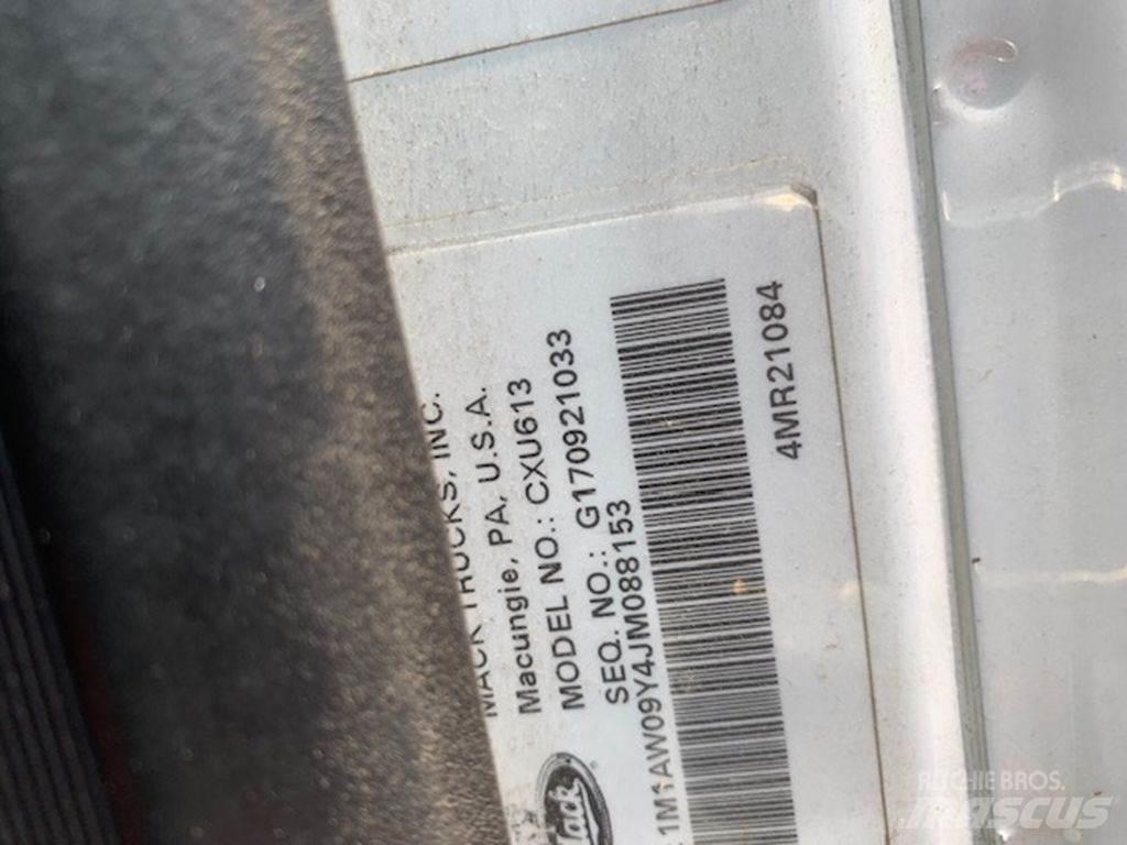 Mack CXU613 Conventional Trucks / Tractor Trucks