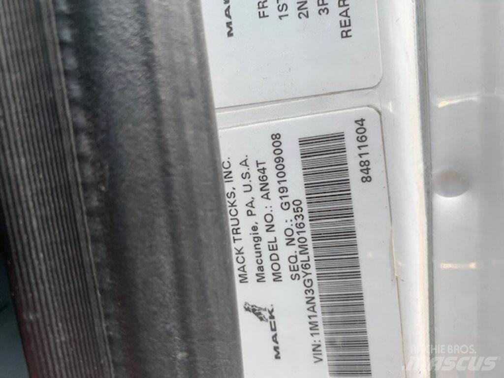 Mack CXU613 Conventional Trucks / Tractor Trucks