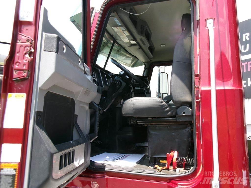 Mack GR84FR Dump Trucks