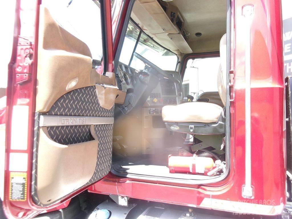 Mack GU 713 Dump Trucks