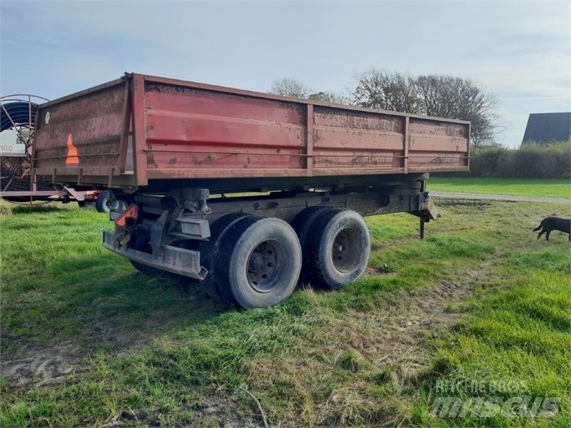  - - - Tip Trailers