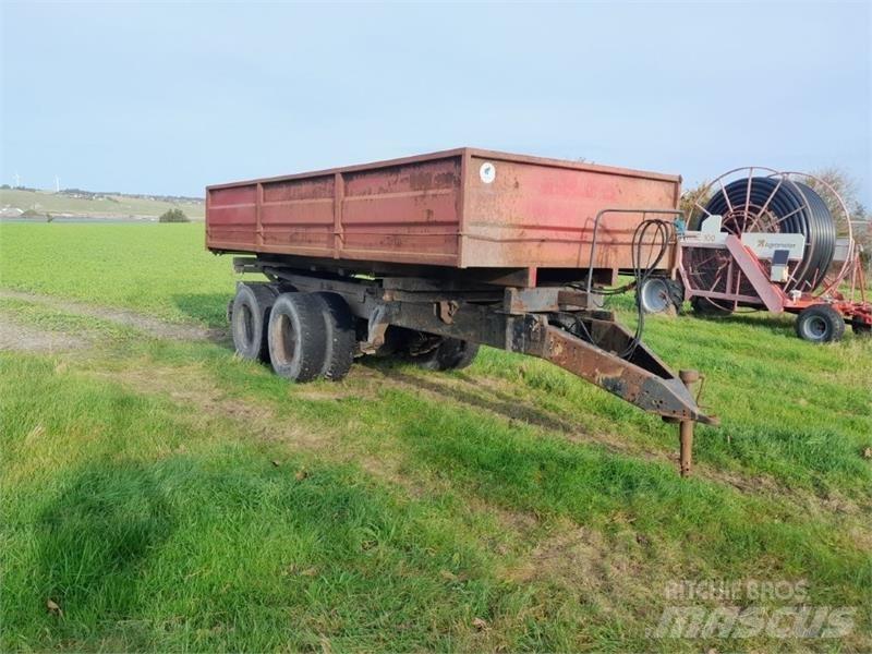  - - - Tip Trailers