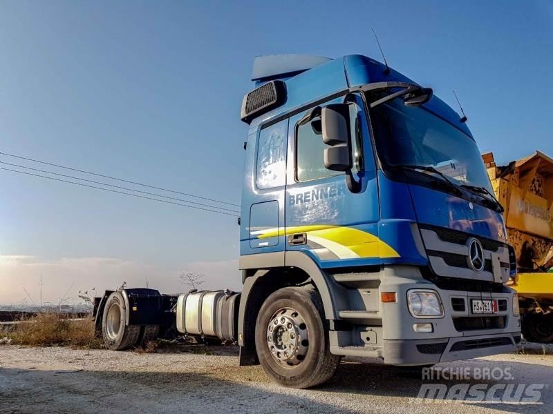 Mercedes-Benz 18.46 Cab & Chassis Trucks