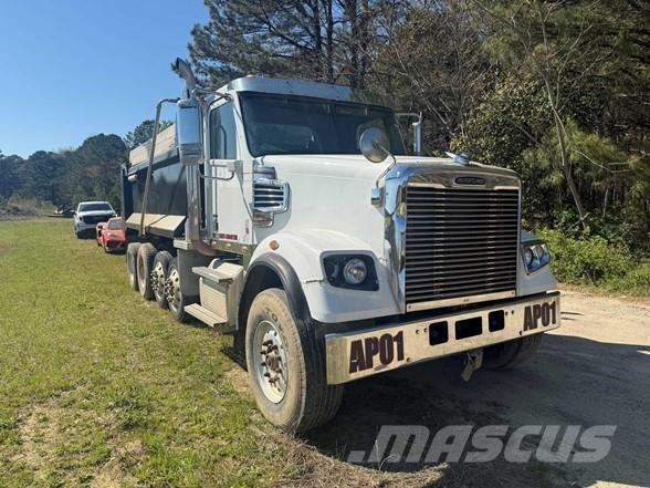 Freightliner 122SD Dump Trucks