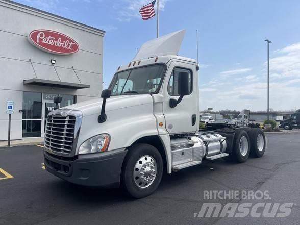Freightliner CASCADIA 116 Conventional Trucks / Tractor Trucks