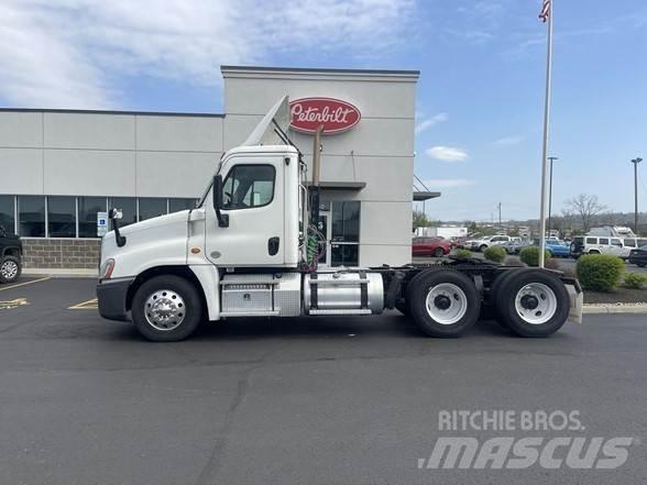 Freightliner CASCADIA 116 Conventional Trucks / Tractor Trucks