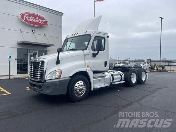 Freightliner CASCADIA 116 Conventional Trucks / Tractor Trucks
