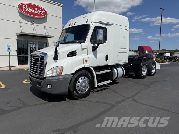 Freightliner CASCADIA 116 Conventional Trucks / Tractor Trucks