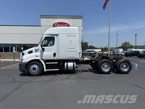 Freightliner CASCADIA 116 Conventional Trucks / Tractor Trucks