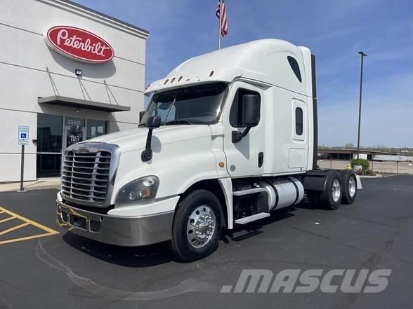 Freightliner CASCADIA 116 Conventional Trucks / Tractor Trucks