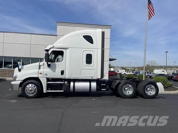 Freightliner CASCADIA 116 Conventional Trucks / Tractor Trucks