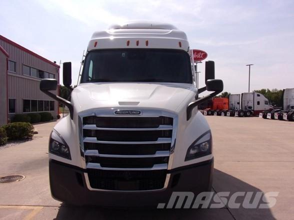 Freightliner CASCADIA 116 Conventional Trucks / Tractor Trucks
