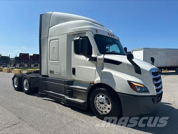 Freightliner CASCADIA 116 Conventional Trucks / Tractor Trucks