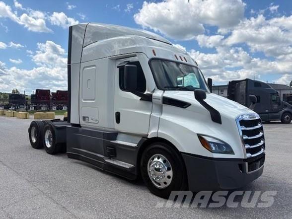 Freightliner CASCADIA 116 Conventional Trucks / Tractor Trucks
