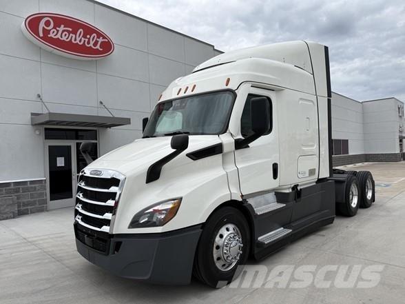 Freightliner CASCADIA 116 Conventional Trucks / Tractor Trucks