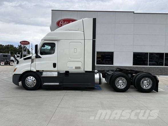 Freightliner CASCADIA 116 Conventional Trucks / Tractor Trucks
