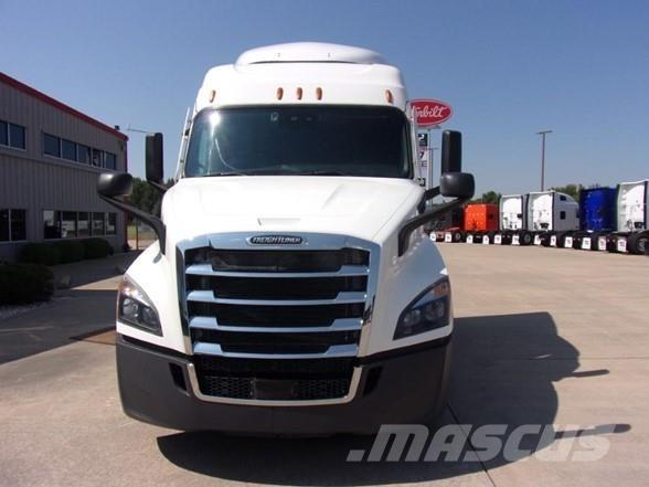 Freightliner CASCADIA 116 Conventional Trucks / Tractor Trucks