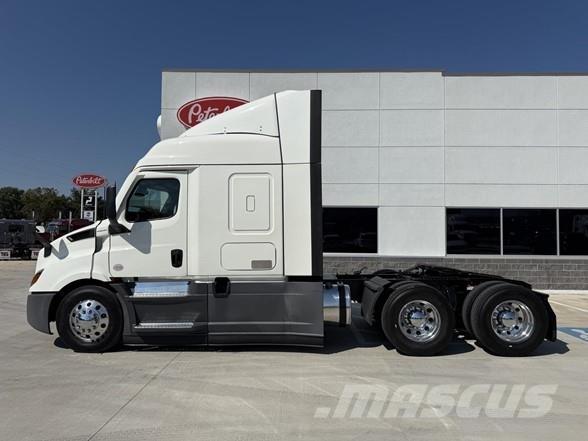 Freightliner CASCADIA 116 Conventional Trucks / Tractor Trucks