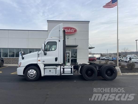 Freightliner CASCADIA 125 Conventional Trucks / Tractor Trucks
