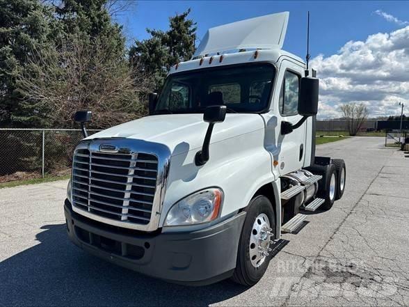 Freightliner CASCADIA 125 Conventional Trucks / Tractor Trucks
