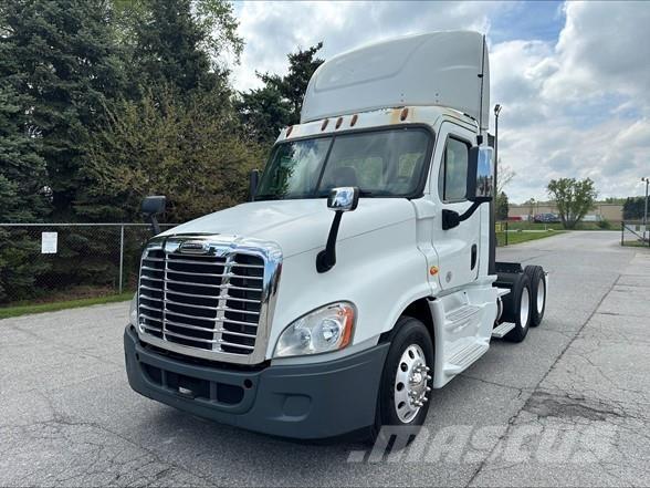 Freightliner CASCADIA 125 Conventional Trucks / Tractor Trucks
