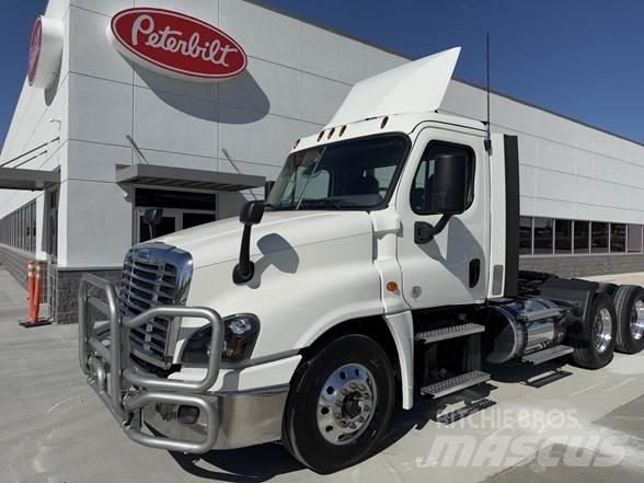 Freightliner CASCADIA 125 Conventional Trucks / Tractor Trucks