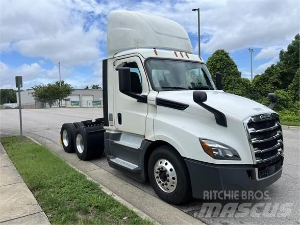 Freightliner CASCADIA 126 Conventional Trucks / Tractor Trucks