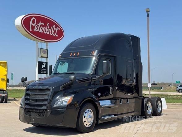 Freightliner CASCADIA 126 Conventional Trucks / Tractor Trucks
