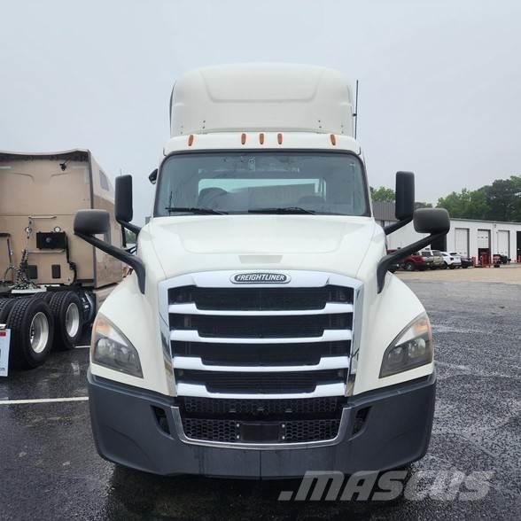 Freightliner CASCADIA 126 Conventional Trucks / Tractor Trucks