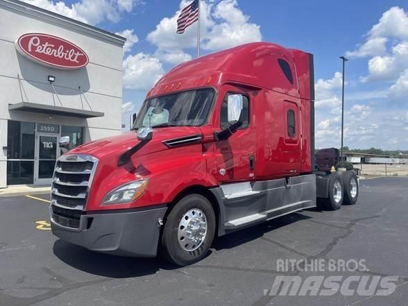 Freightliner CASCADIA 126 Conventional Trucks / Tractor Trucks