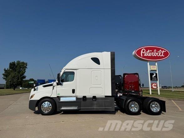 Freightliner CASCADIA 126 Conventional Trucks / Tractor Trucks