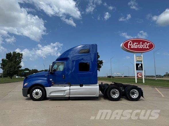 International LT Conventional Trucks / Tractor Trucks