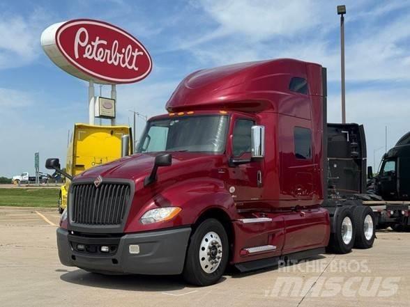 International LT Conventional Trucks / Tractor Trucks