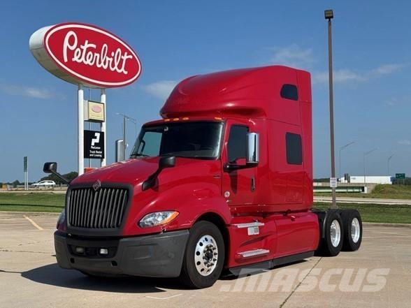 International LT Conventional Trucks / Tractor Trucks