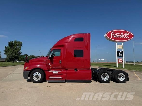 International LT Conventional Trucks / Tractor Trucks