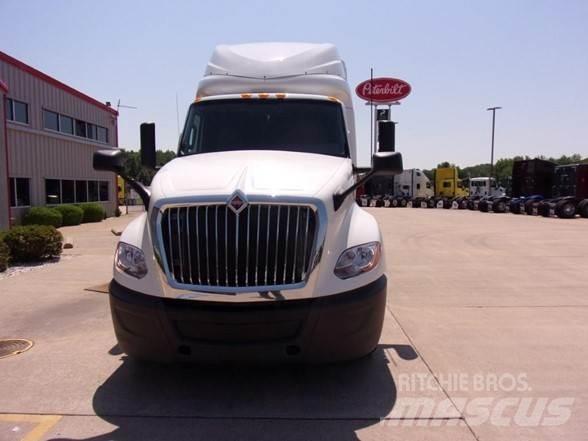 International LT Conventional Trucks / Tractor Trucks