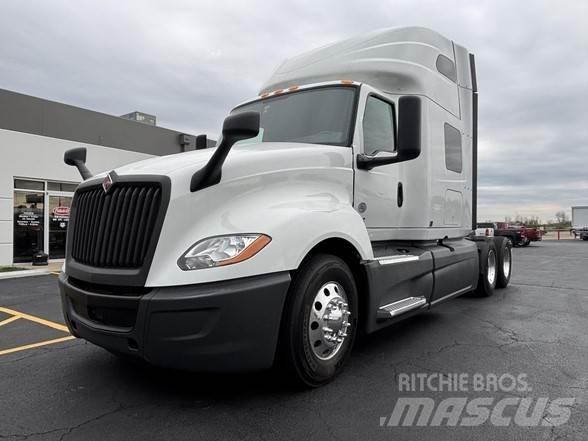 International LT Conventional Trucks / Tractor Trucks