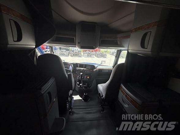 International LT Conventional Trucks / Tractor Trucks