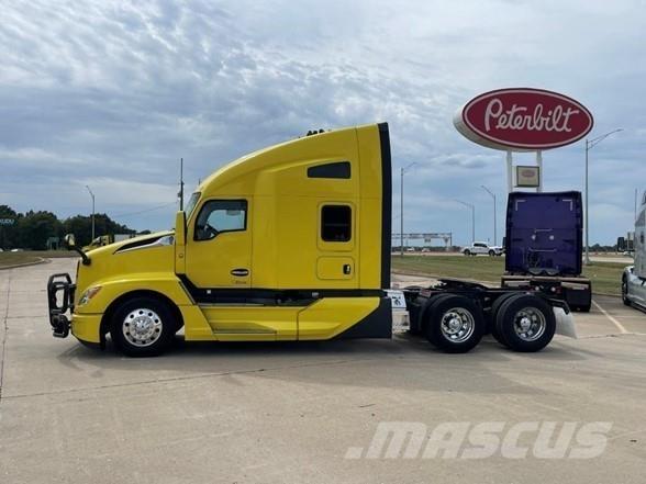 Kenworth T680 Conventional Trucks / Tractor Trucks