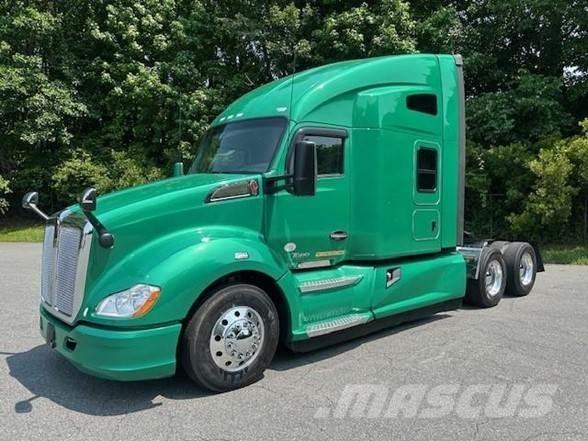 Kenworth T680 Conventional Trucks / Tractor Trucks
