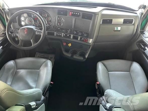Kenworth T680 Conventional Trucks / Tractor Trucks
