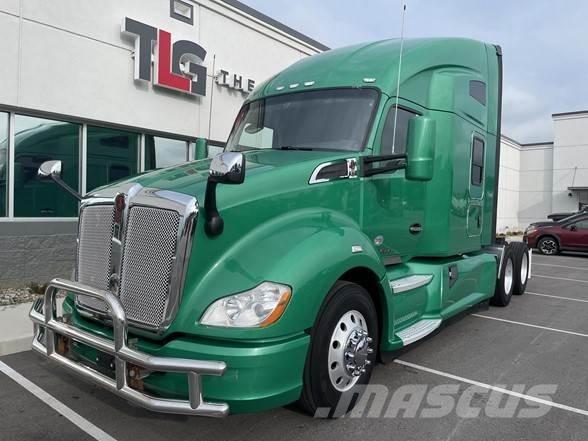 Kenworth T680 Conventional Trucks / Tractor Trucks
