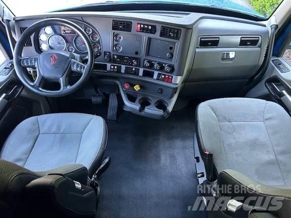 Kenworth T680 Conventional Trucks / Tractor Trucks