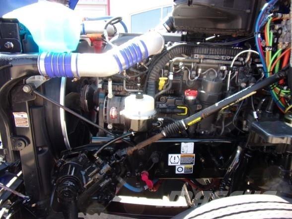 Kenworth T680 Conventional Trucks / Tractor Trucks