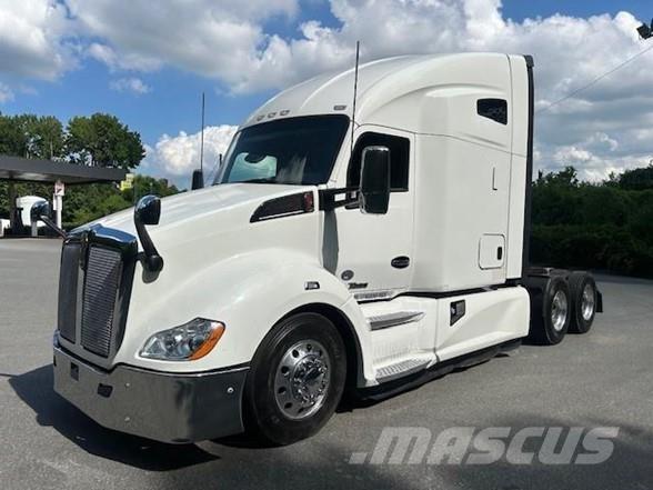 Kenworth T680 Conventional Trucks / Tractor Trucks