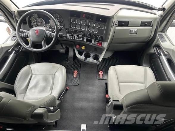 Kenworth T680 Conventional Trucks / Tractor Trucks