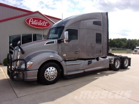 Kenworth T680 Conventional Trucks / Tractor Trucks